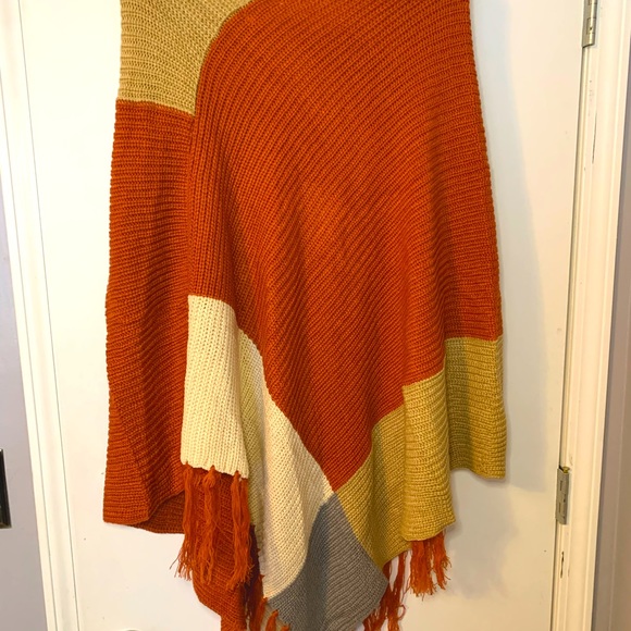 Sweater Poncho  - women’s 16- 4 colors - Picture 3 of 5